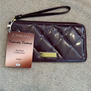 NWT - Joy and Iman Quilted Collection Wristlet
Burgundy